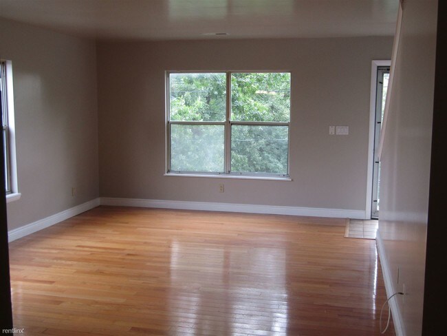 Building Photo - 3 br, 2 bath Condo - Greenwich Ave Condo