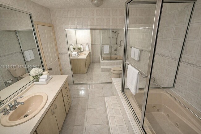 Building Photo - 3241 NW 40th St