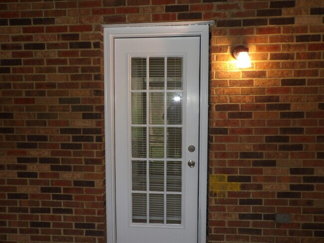 Building Photo - 244 Meadowview Dr