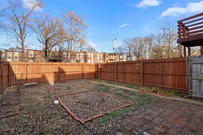 Building Photo - 2 Story Home in Botanical Heights (Optiona...