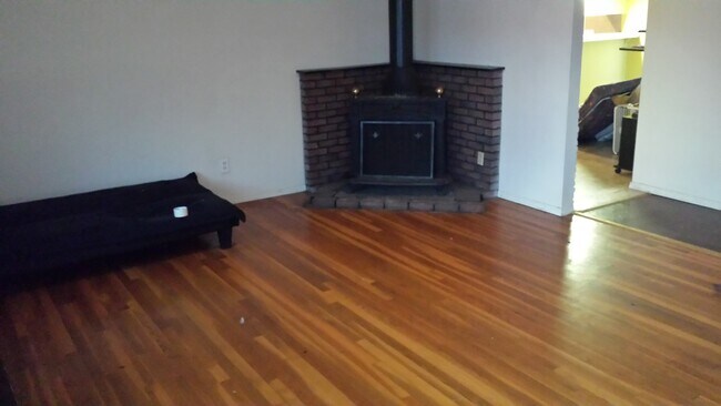 Building Photo - $1795.00 / 3br - 3 Bedroom Home in North County Pritchhard (Pritchard)