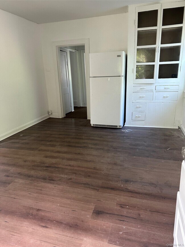 Building Photo - 1110 NY-94