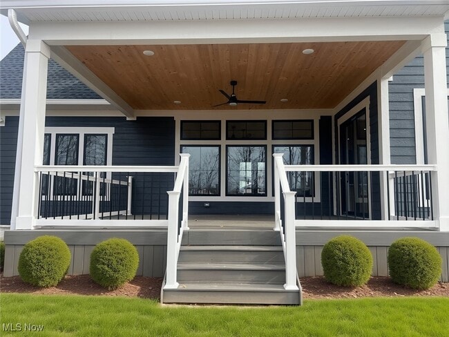 Building Photo - 853 Club Dr W