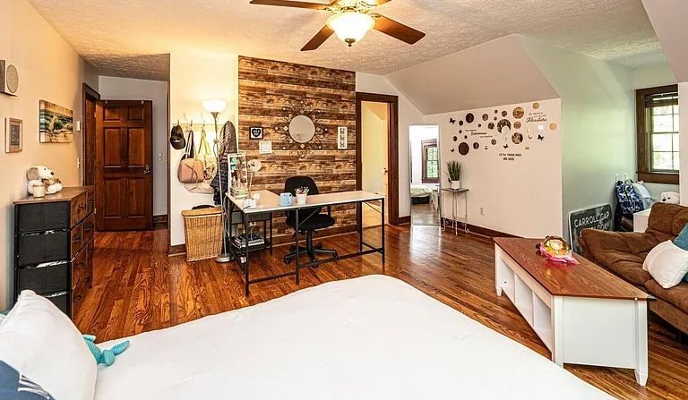 Building Photo - 159 Creekstone Dr