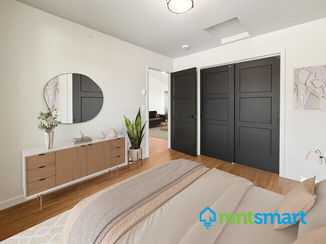 Building Photo - 2405 Arcadia Dr