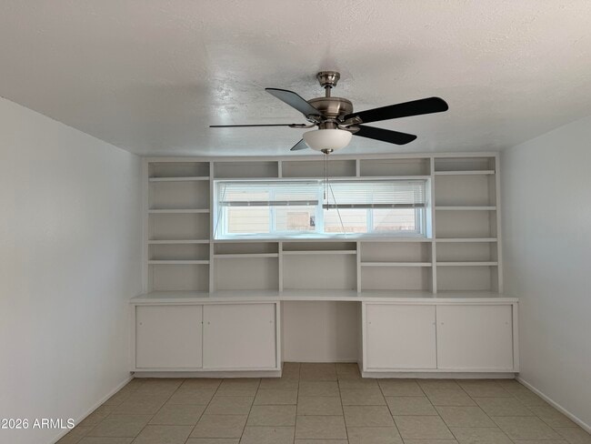 Building Photo - 503 E Loyola Dr