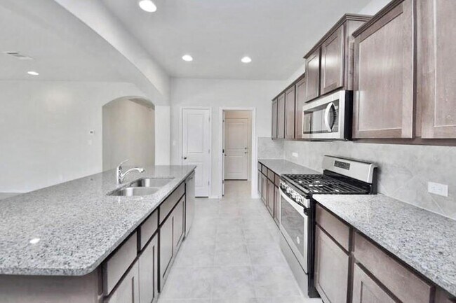 Building Photo - 1212 Matt Ln