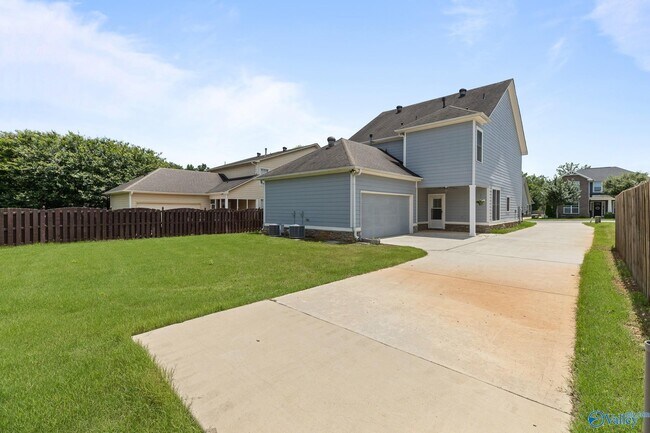 Building Photo - 307 Acorn Grove Ln SW