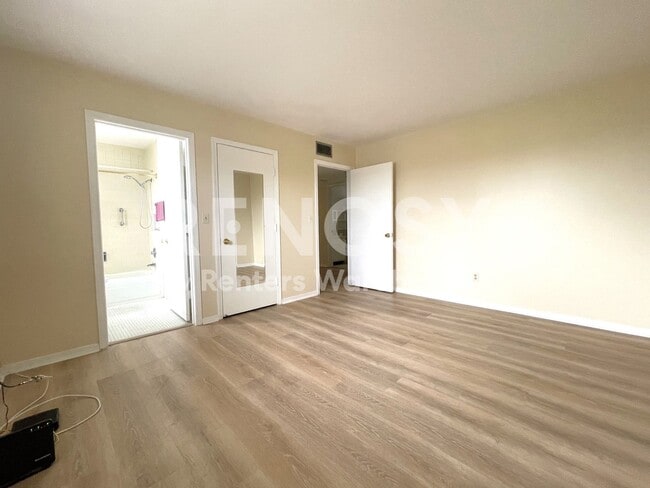 Building Photo - South Pasadena 2 Bed/2 Bath Condo near Stetson