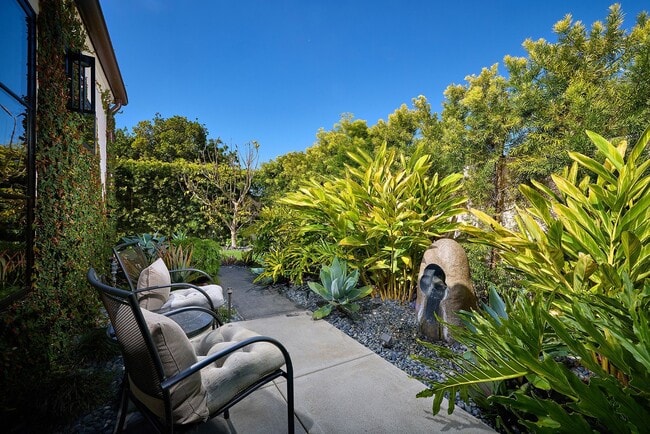 Building Photo - 4773-75 El Mirlo