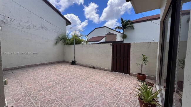 Building Photo - 9807 NW 4th Terrace