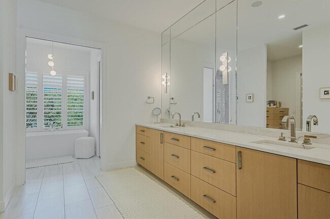 Building Photo - 5101 Cuesta Verde