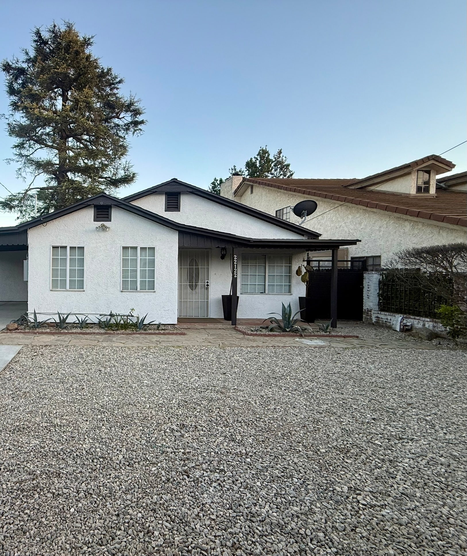 Building Photo - 22122 Saticoy St