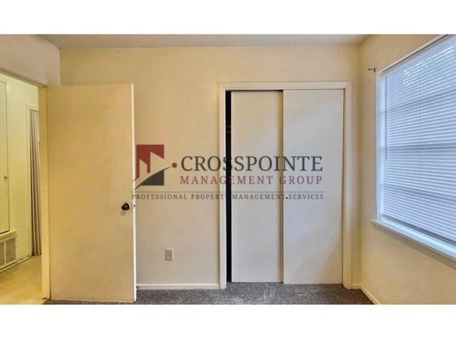 Building Photo - Tour Today! Cozy 3 Bedroom Unit!