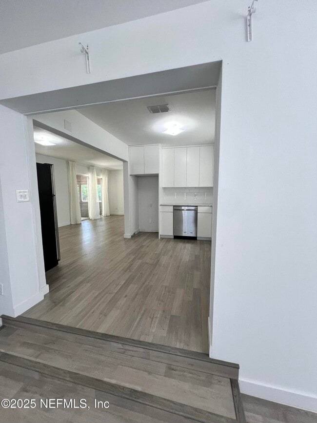 Building Photo - 8105 Santillo Dr