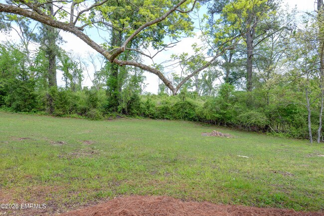 Building Photo - 554 Edwards Rd