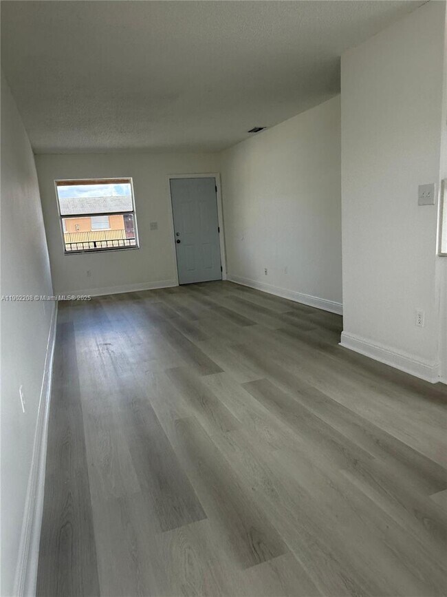 Building Photo - 5461 W 24th Ave