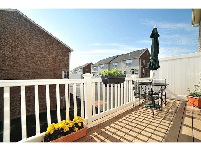 Building Photo - 704 Park Plaza E