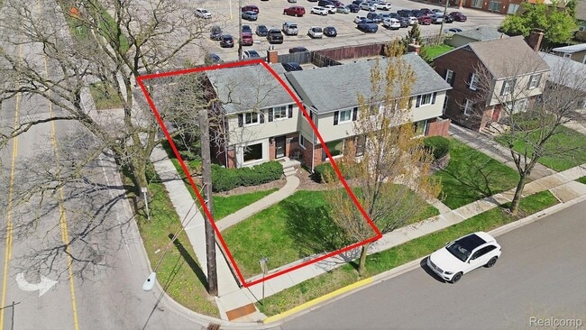 Building Photo - 1111 Holland St