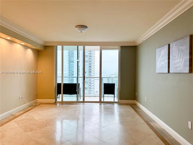 Building Photo - 1155 Brickell Bay Dr