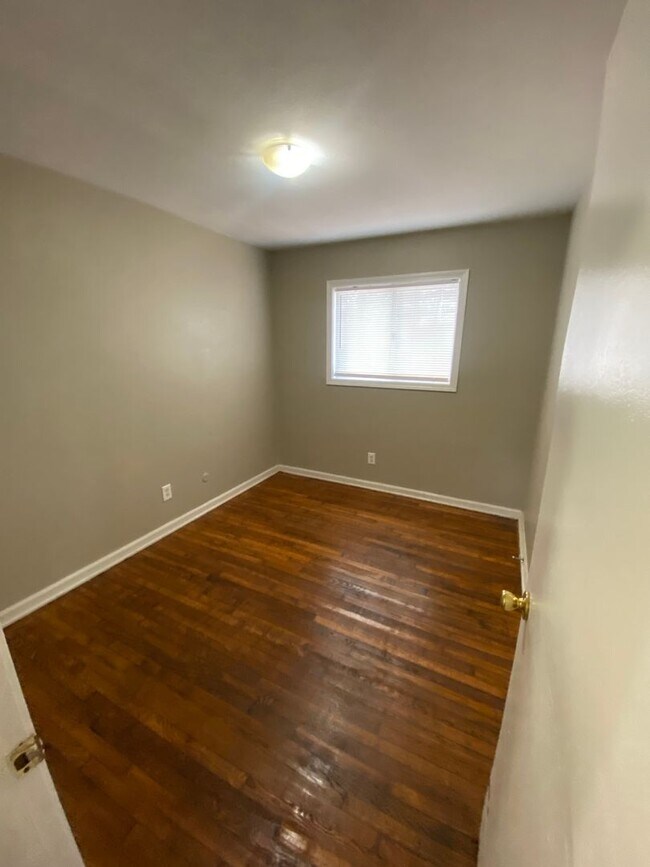 Building Photo - **ON HOLD**3 Bedroom / 1.5 Bathroom Home for Rent in Columbus, GA***
