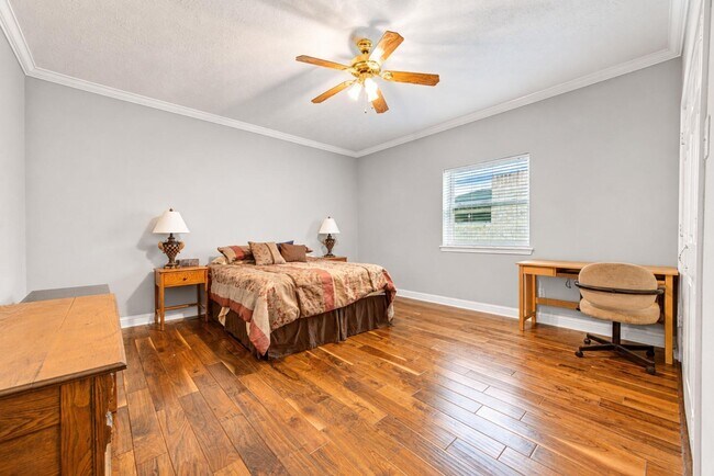 Building Photo - 1811 Emerald Green Dr