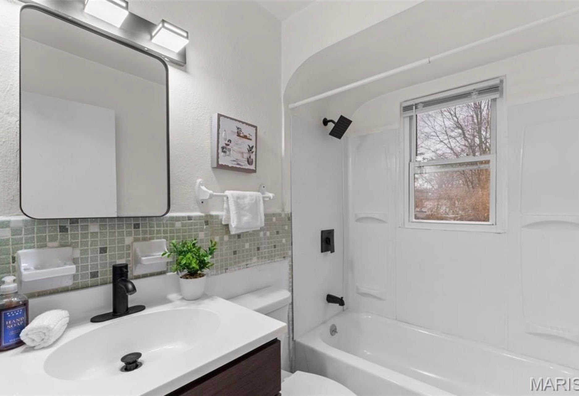 Building Photo - 9848 Lorna Ln