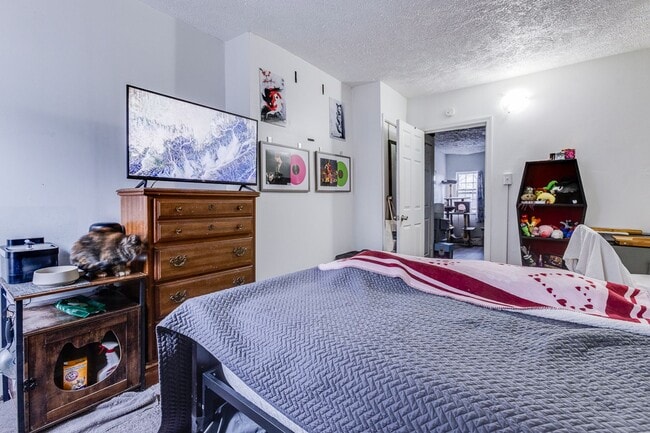 Building Photo - 2013.5 Gregory St