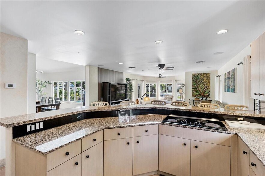 Building Photo - 2484 SE 12th St