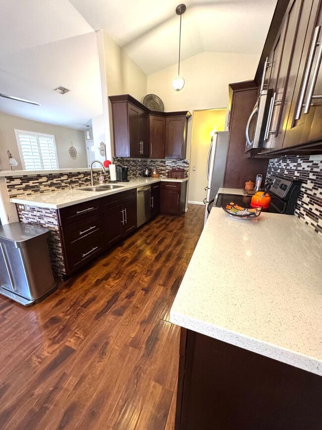 Building Photo - 1518 W Lobster Trap Dr