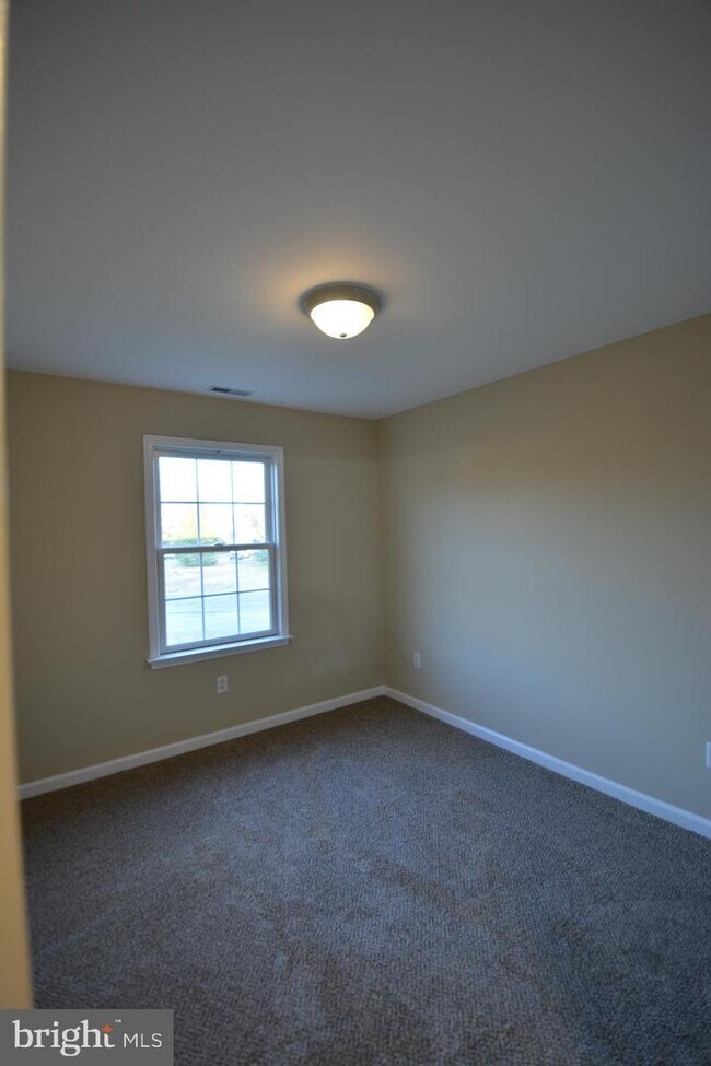Building Photo - 1103 Laurel Ct