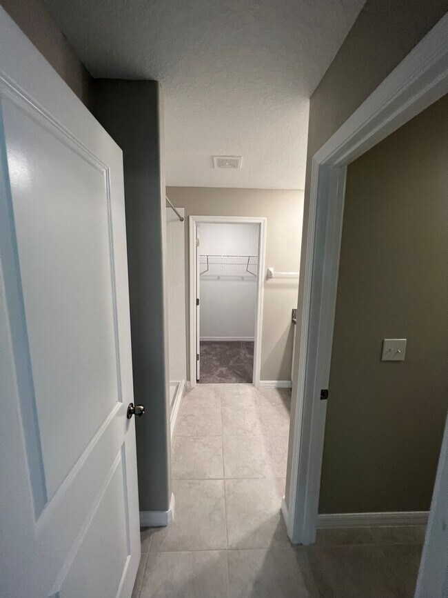 Building Photo - 12032 Miracle Mile Dr- Timber Creek