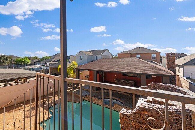 Building Photo - 2106 Mallorca Dr