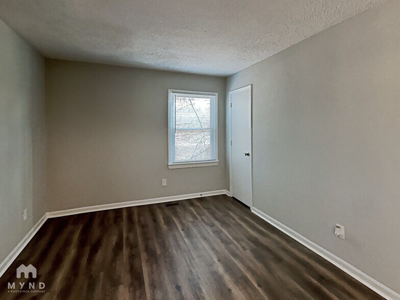 Building Photo - 5424 2 Moons Dr