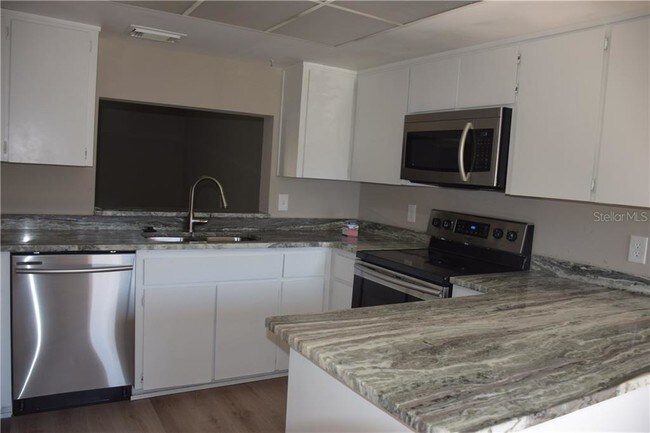 Building Photo - 4428 S Lake Orlando Pkwy