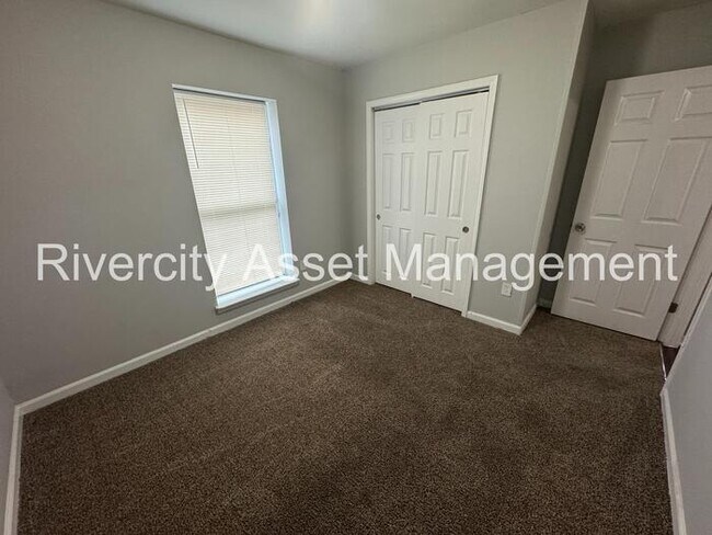 Building Photo - 3219 Holly Berry Dr