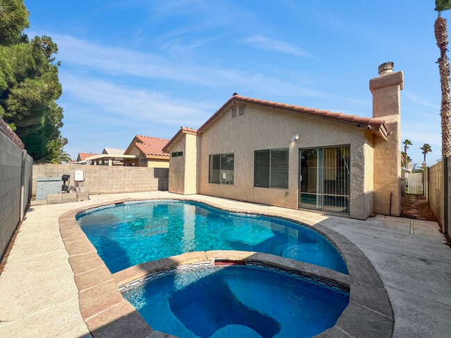 Building Photo - Comfortable 3-Bed, 2-Bath Home