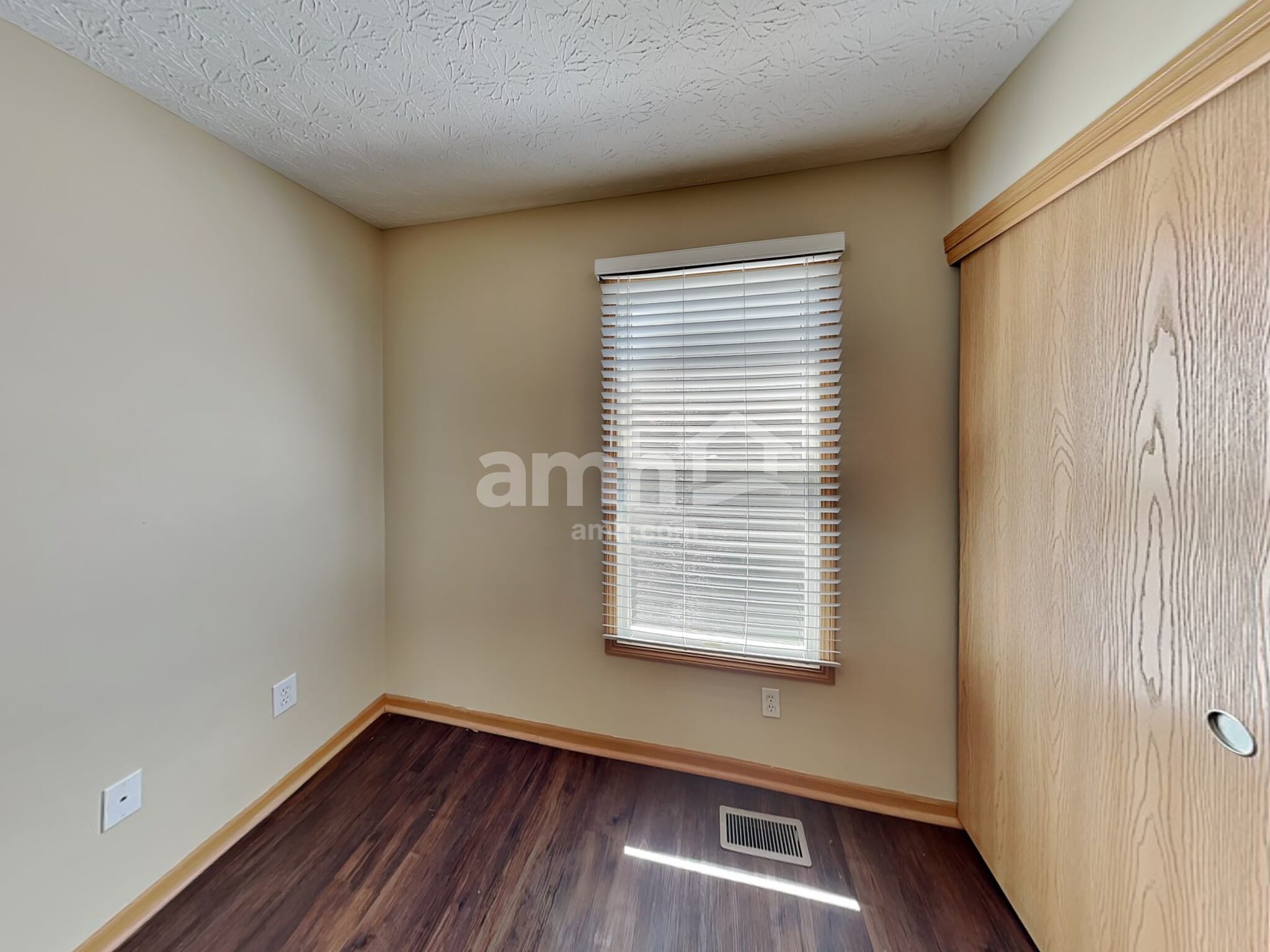 Building Photo - 623 Heartland Meadows Dr