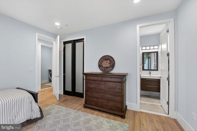 Building Photo - 5310 Dorsett Pl NW