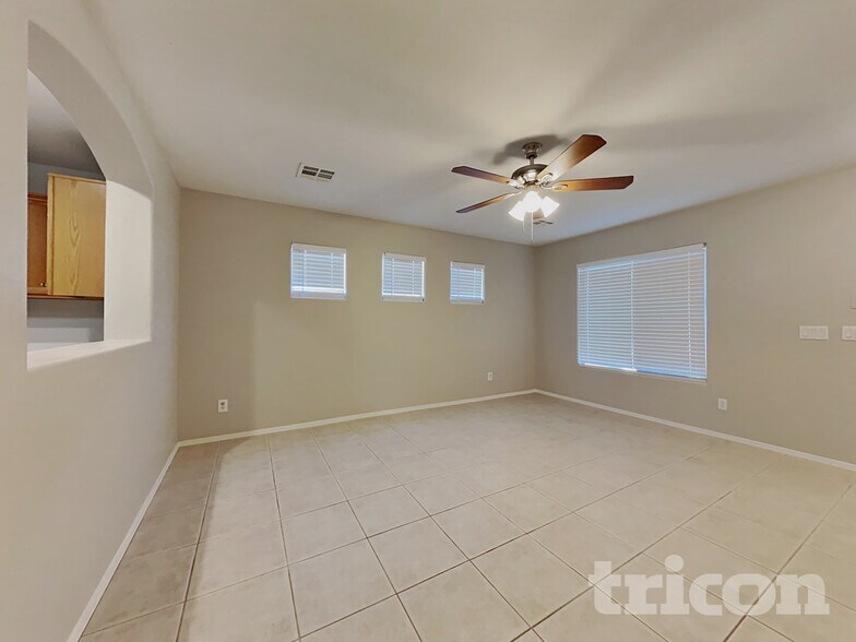 Building Photo - 2522 S 114th Ln