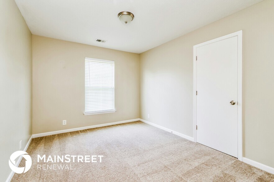 Building Photo - 10613 Irvin Pines Dr