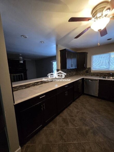 Building Photo - 74 Breezeview Dr