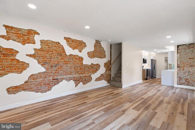 Building Photo - 563 Rosedale Rd