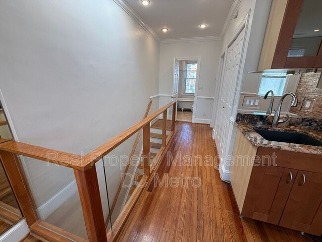 Building Photo - 2131 Newport Pl NW