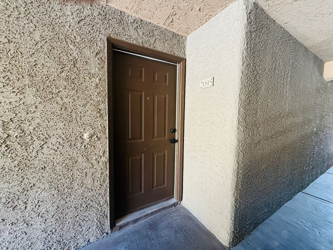 Building Photo - Fantastic Guard-Gated Condo – Available Soon!
