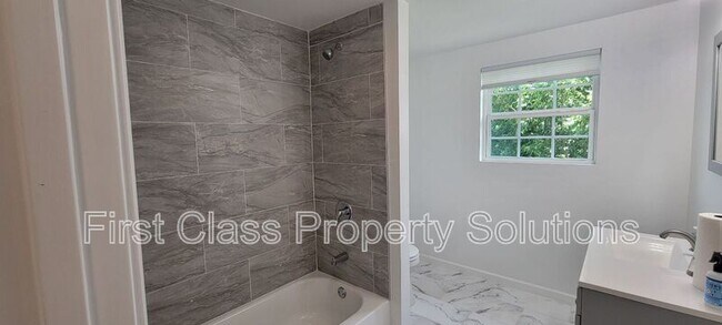 Building Photo - 6428 Drexel Ave