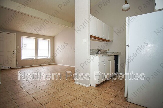 Building Photo - 10007 Caribou Dr