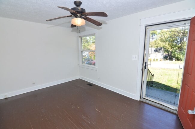 Building Photo - Quaint East Nashville Home