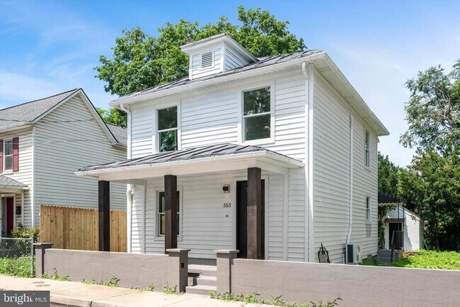 Building Photo - 553 Highland Ave