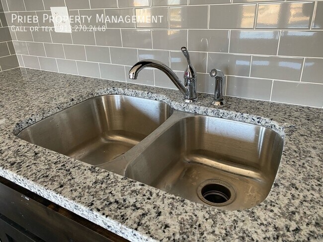 Building Photo - 16970 S Walter St